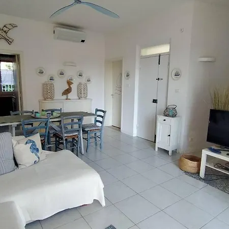 Villa Pentalocale Con Piscina E Spiaggia Incluse Taunus Vacanze Villa Girasoli 公寓 努马纳