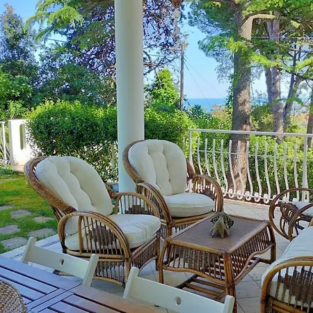 Villa Pentalocale Con Piscina E Spiaggia Incluse Taunus Vacanze Villa Girasoli * 努马纳