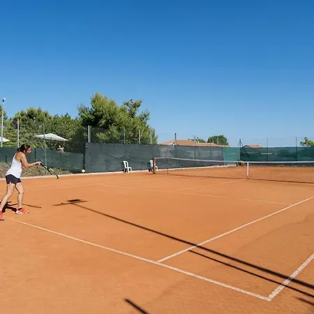 Villa Pentalocale Con Piscina E Spiaggia Incluse Taunus Vacanze Villa Girasoli