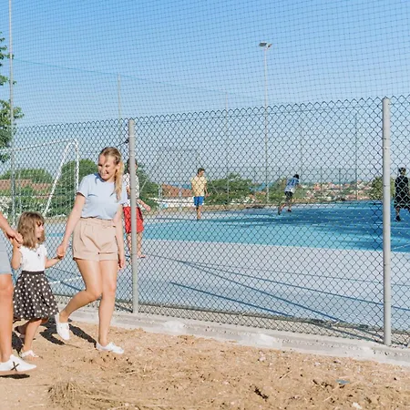 Pentalocale Con Piscina E Incluse Taunus Vacanze Girasoli